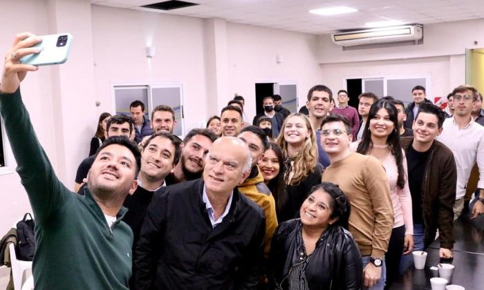 Lanús: Grindetti con jóvenes PRO, el referente varelense Carlos Boco participó del encuentro